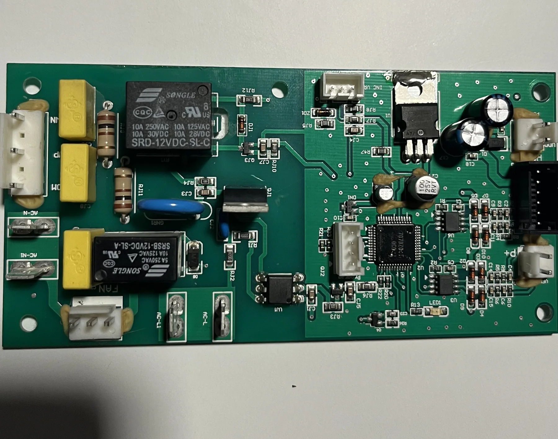 Elektronik devre kartı ve bileşenleri